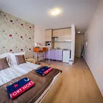 Prestige D'azur アパート